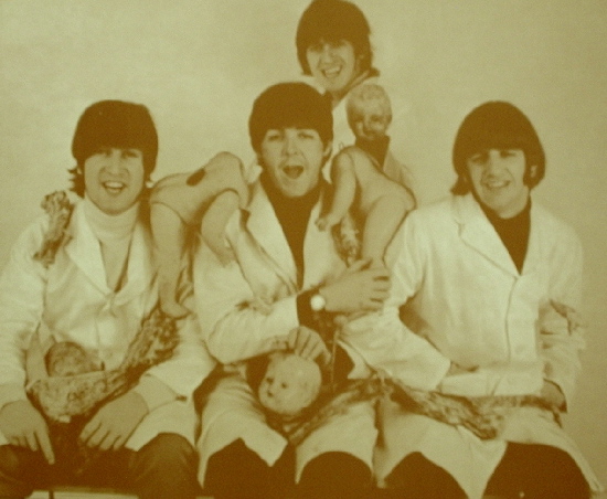 Beatles / Group Shot