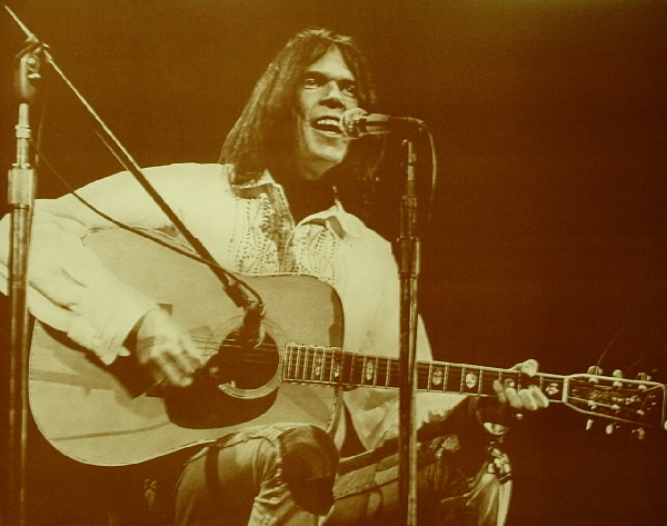 Neil Young / At The Microphone