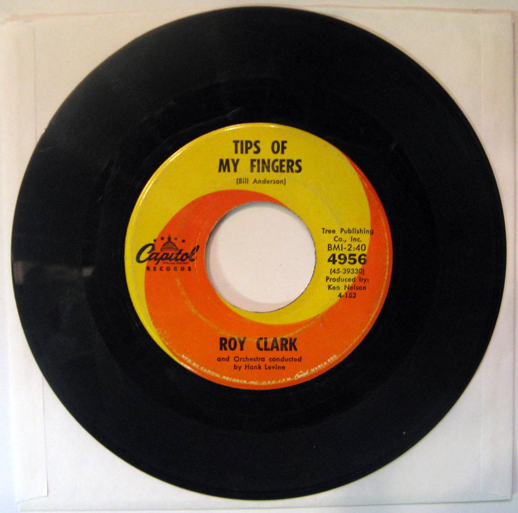 Roy Clark / Tips Of My Fingers